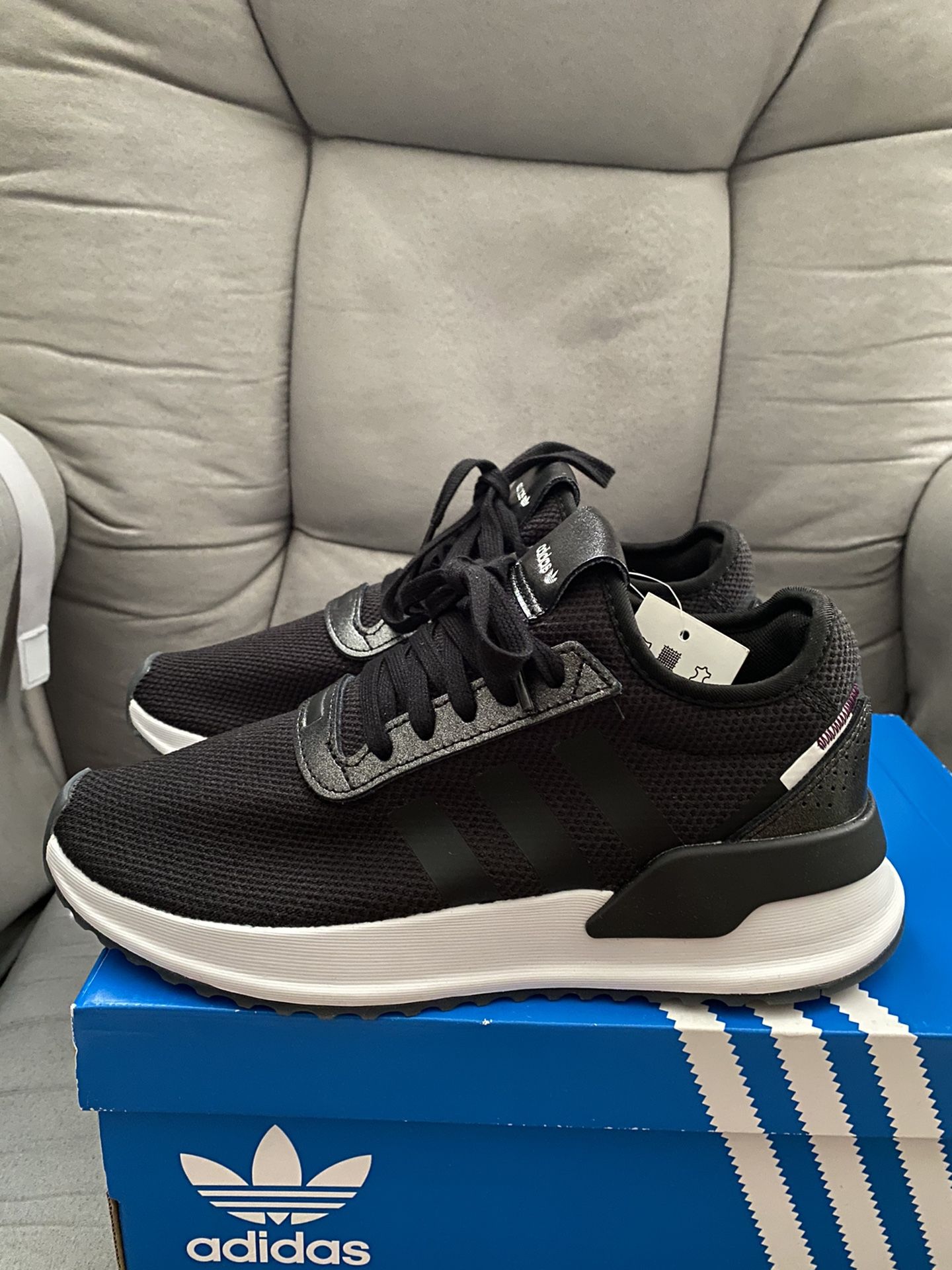 Brand New Women’s Running Shoes
