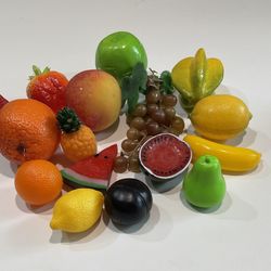 Play Set of 16 Plastic Real Size Fruits