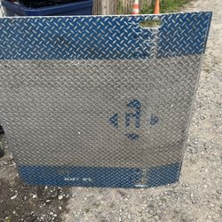 Bluff Manufacturing Loading Dock Ramp