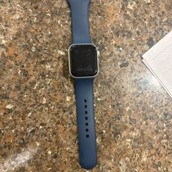 Apple Watch SE 2023