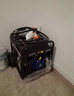 Westinghouse 9,500W / 12,500W Portable Generator (Heavy-Duty / Backup Power)