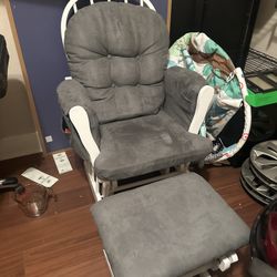 Baby rocking chair