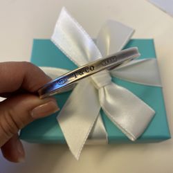 Tiffany Bracelet With Box And Bag 