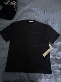 Black essential shirt