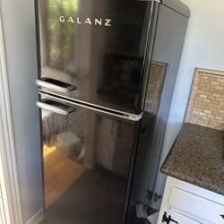 Galanz Refrigerator/freezer 