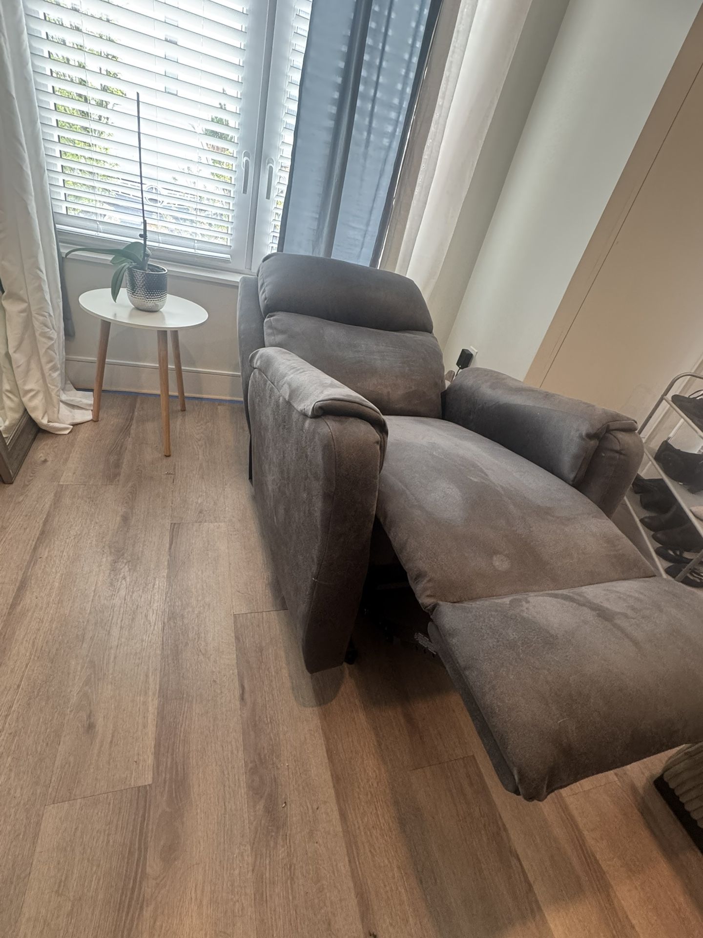 SoCozy massage recliner chair
