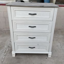Whitewash 4 Drawer Dresser 
