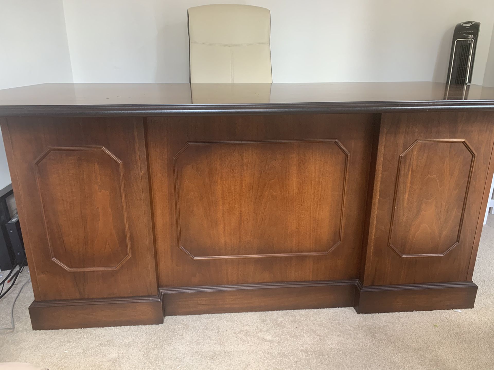 Executive office desk