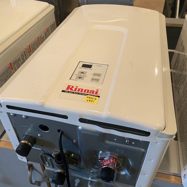 Rinnai High Efficiency 6.5 GPM Residential 150,000 BTU/h 44.0 kWh