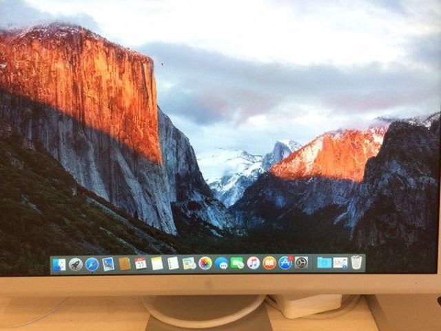HDMI - 20" Apple Cinema Display Anti Reflective Aluminum Monitor with Power Supply WORKS GREAT // TESTED