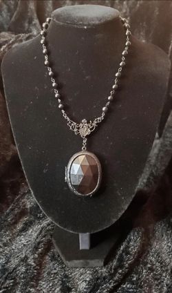 The Stone Locket by RDJewels