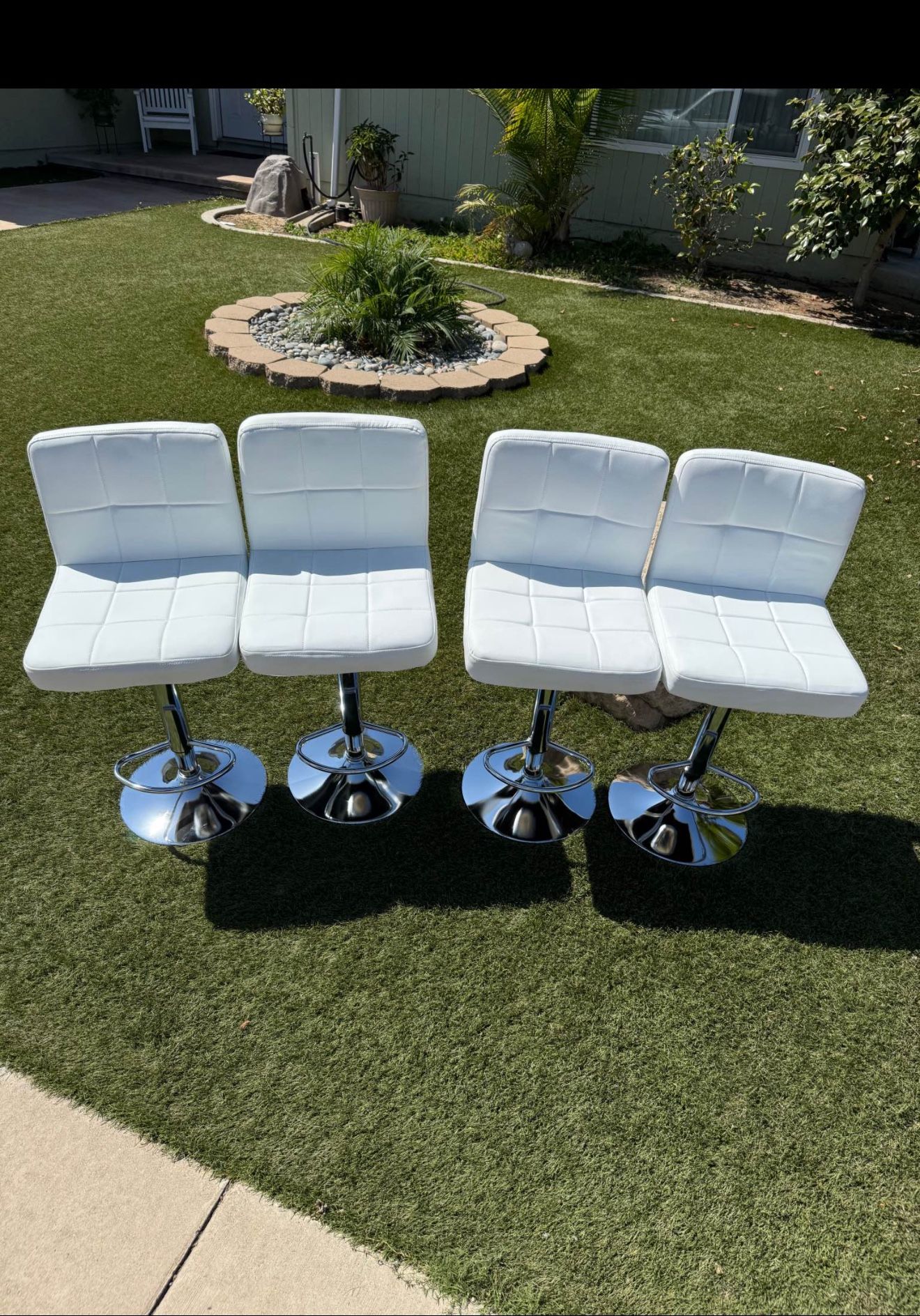 Modern White Bar Stools (4) – Great Deal!