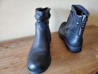 Cliffs Ankle Boots