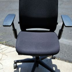 Steelcase Amia Office Desk Gaming Chairs 