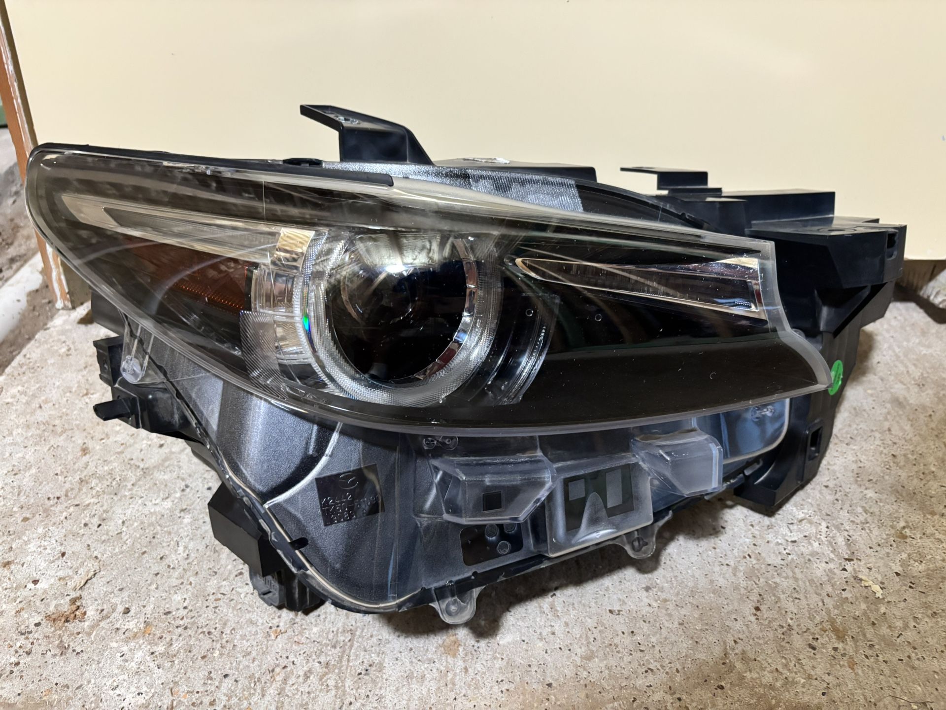 2016-2023 MAZDA CX-9 HEADLIGHT