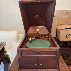 Vintage Victrola for Sale