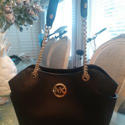 Michael Kors Beautiful Handbag Brand New Condition Wore One Time