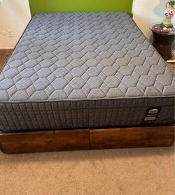 Queen Storage Bed with 4 Drawers + Hybrid Mattress (Like New)