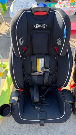 Graco TriRide 3-in-1 Convertible Car Seat  $75 pick up only bonanza and lamb