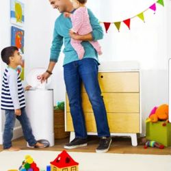 *New* Munchkin® STEP™ Diaper Pail Powered by Arm & Hammer, #1 in Odor Control