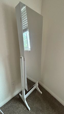 Mirror jewelry organizer