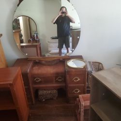Vanity and Mirror 