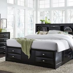 Brand New Solid Wood Queen /King Bedroom Set Available 