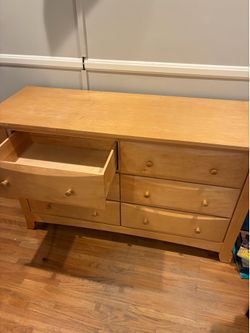 6-Drawer Wood Dresser Natural Maple Finish 34 H 56 L