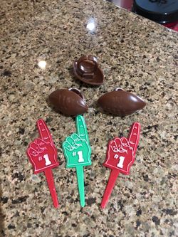 6 football themed cake/cupcake decorations