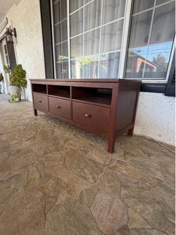 Bench with drawers