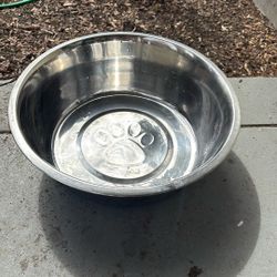 Free Larg Dog Bowl 