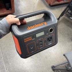 Jackery Power Station 