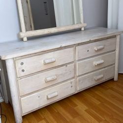 Set Armoire, Dresser with Mirror / Armario y Tocador Con Espejo