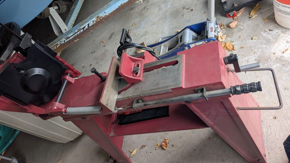 Horizonal/Vertical 1hp Hacksaw