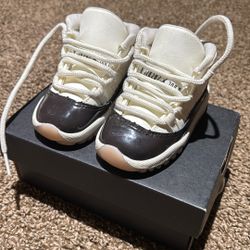 Jordan 11 Neopolitan