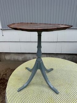 Vintage Pedestal Tea Table