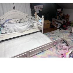 Trundle Bed, Excellent Condition. Mattress Not Included 