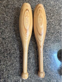 ONNIT 2 LB WOODEN FITNESS CLUBS USED FOR UPPER BODY STRENGTH TRAINING $180 RETAIL