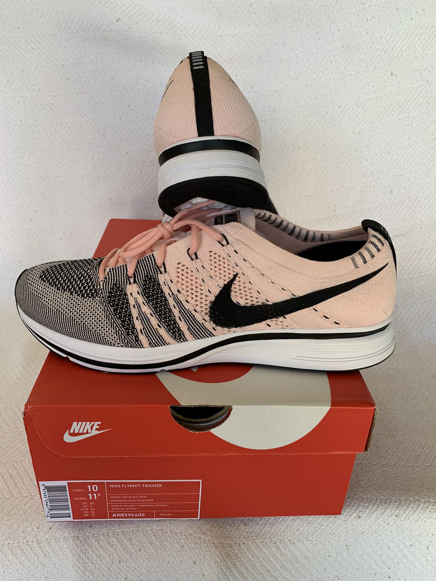 sensibilidad diagonal escaramuza Flyknit Trainer Sunset Tint Size 10 2017 for Sale in Los Angeles, CA -  OfferUp