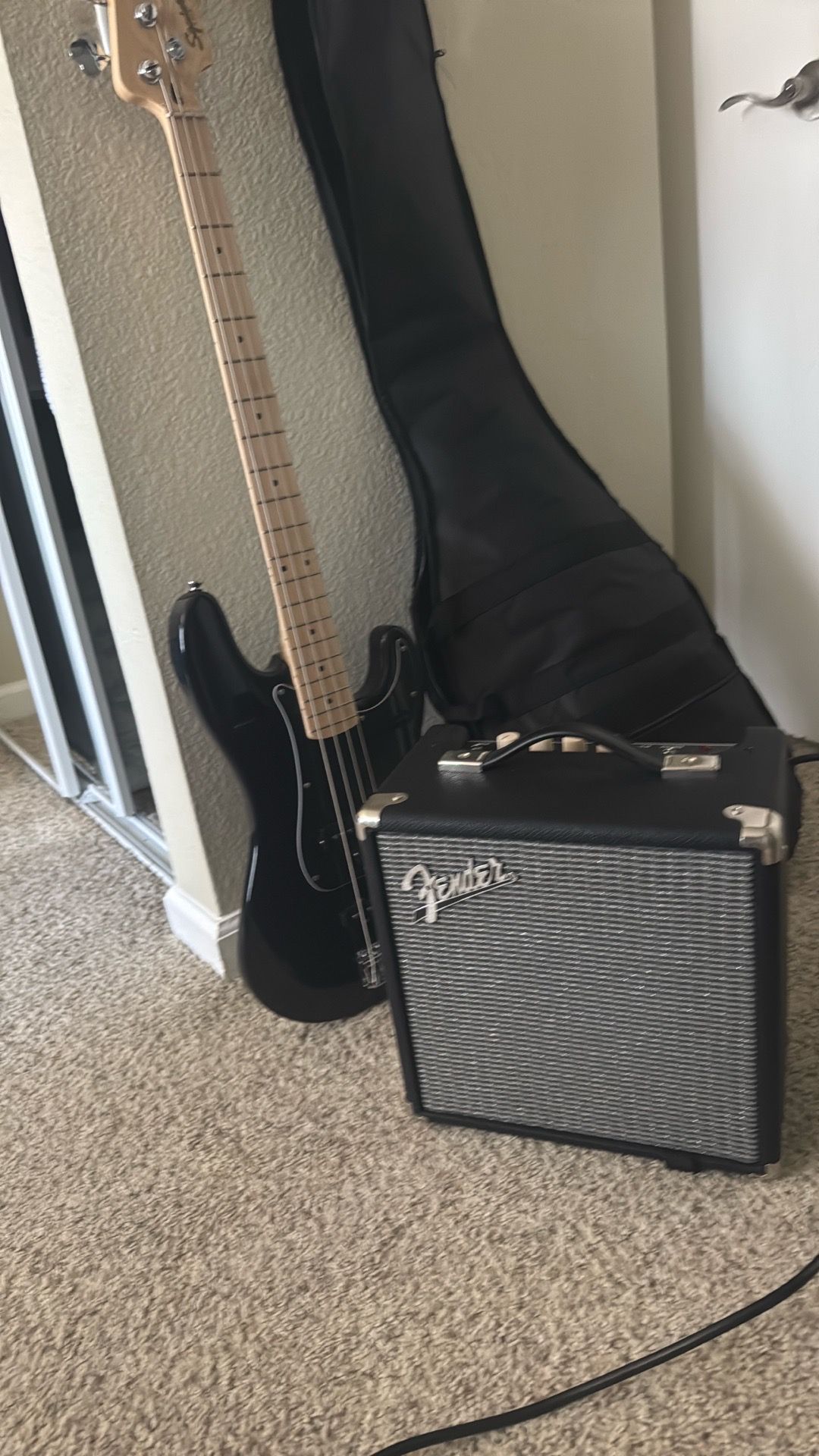 Electric Bass Guitar + Rumble 15 V3 + Guitar Carry Bag