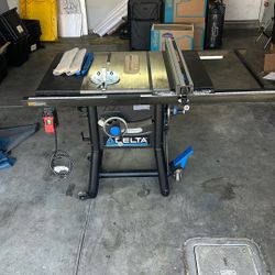Delta 36-725 Table Saw