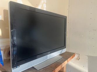 42” VISIO TV