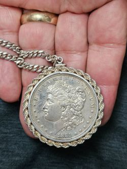 1981 SILVER DOLLAR W STERLING SILVER .925 BEZEL,24" .925 CHAIN ITALIAN SILVER IN NORWALK