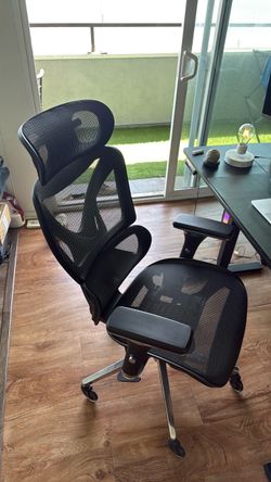 OLine Desk Chair - Like New