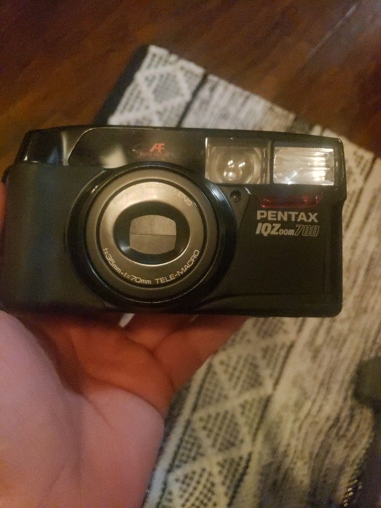 Pentax IQZoom 700