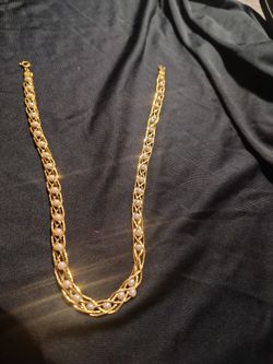 Chain With Pearls