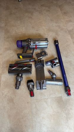 Dyson V11 Torque Drive Cordless Stick Vacuum /w Accessories