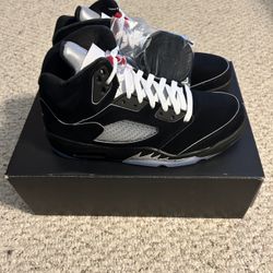 Air Jordan 5 Retro Black Metallic Size 8.5 Mens Brand New Dead Stock. 