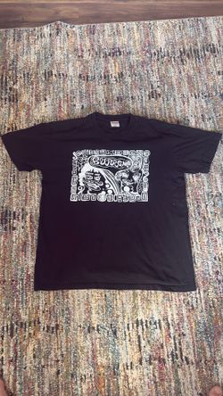Supreme tee size medium