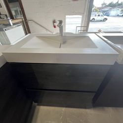 Bathroom vanity 30”